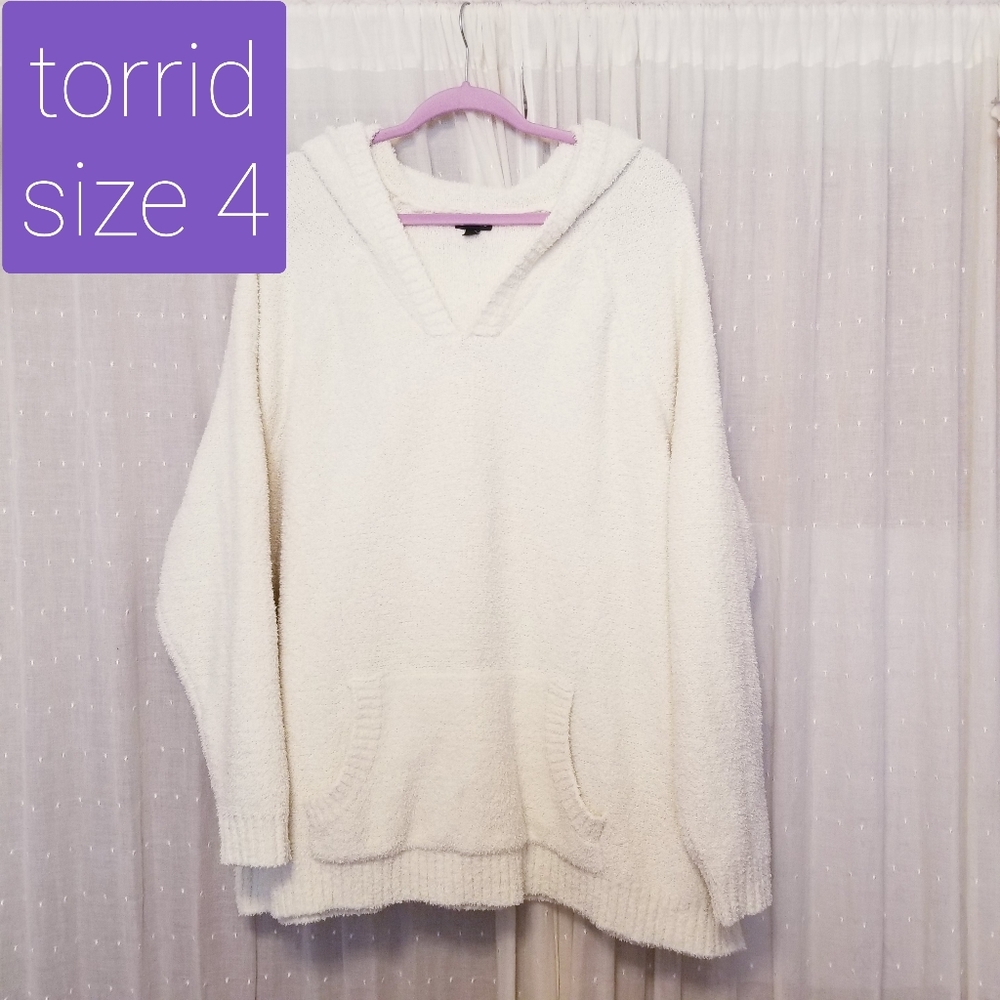 🆕️ Torrid cream hooded sweater